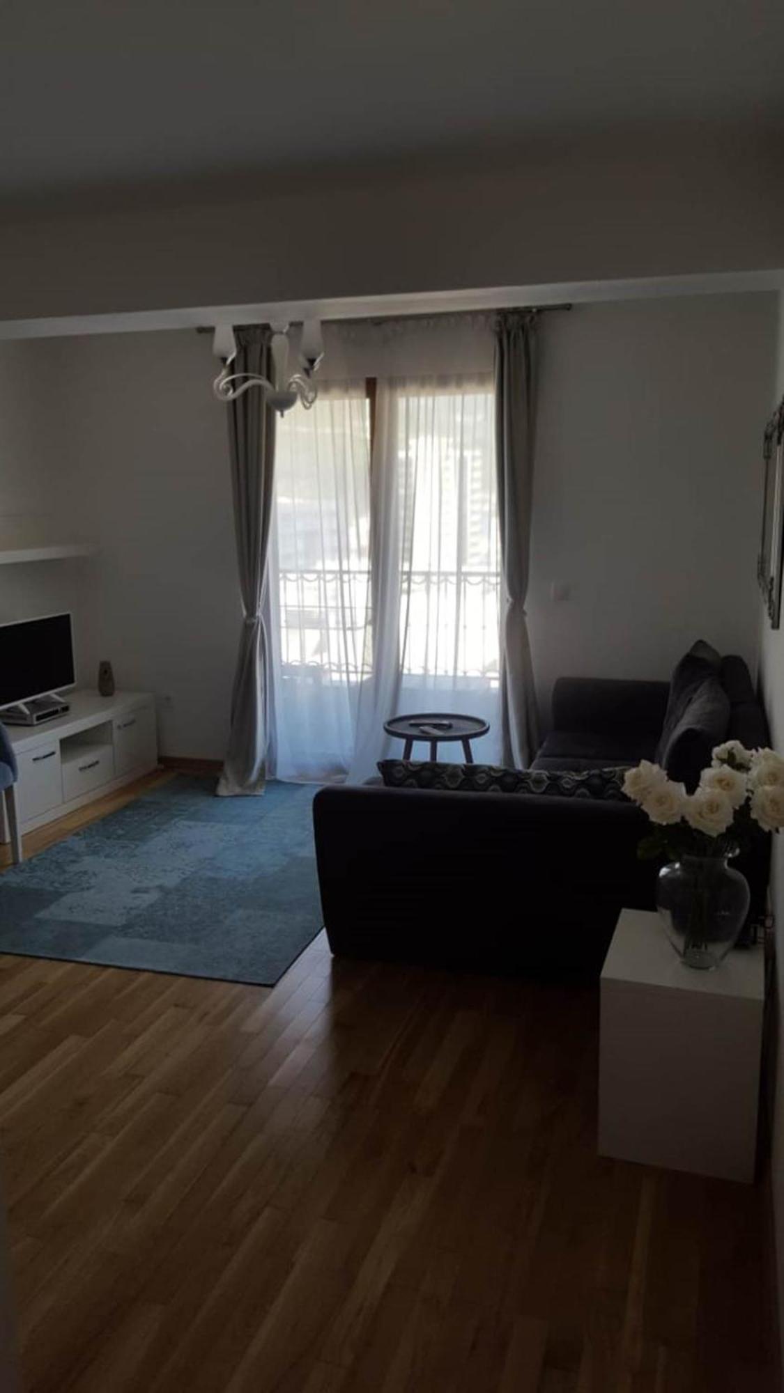 Apartment Holiday *